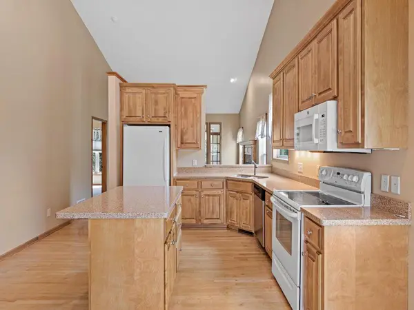 198 Thompson AVE E, West Saint Paul, MN 55118