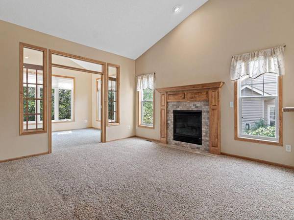 198 Thompson AVE E, West Saint Paul, MN 55118