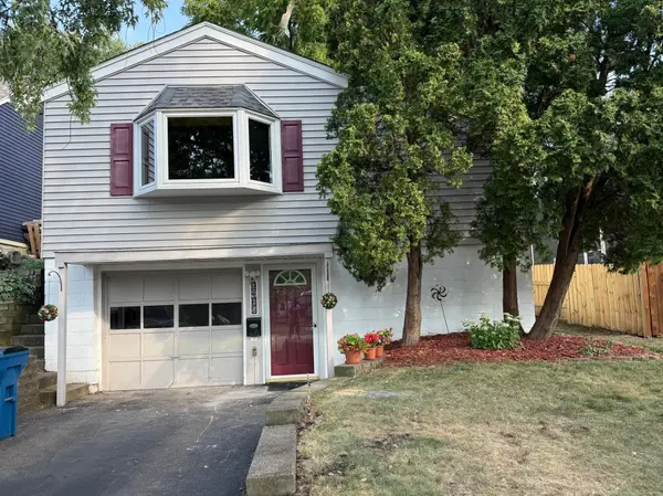 2762 Mcnair DR N, Robbinsdale, MN 55422