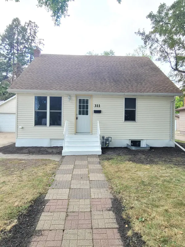 311 14th ST N, Moorhead, MN 56560