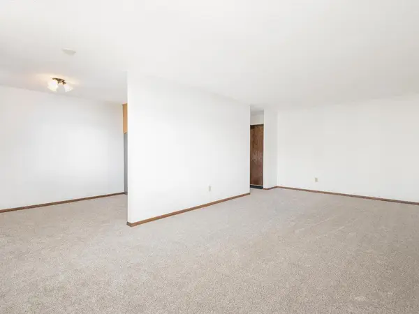 4101 Parklawn Avenue #130, Edina, MN 55435