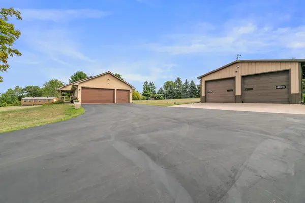 671 Kinney RD, Hudson, WI 54016