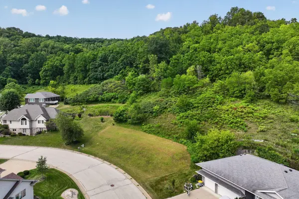 612 13th ST N, La Crescent, MN 55947