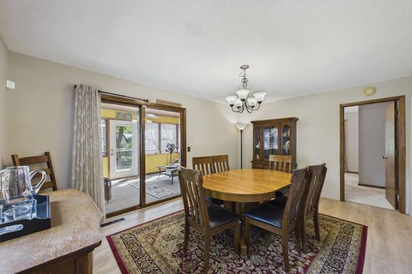 1474 Burke AVE E, Maplewood, MN 55109