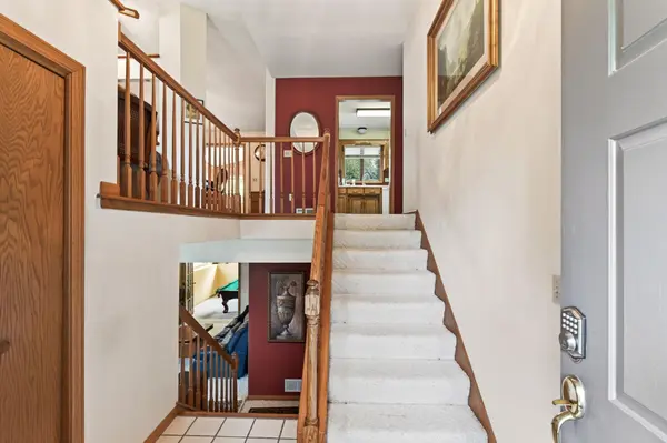 3212 Sunset Lake DR, Burnsville, MN 55337