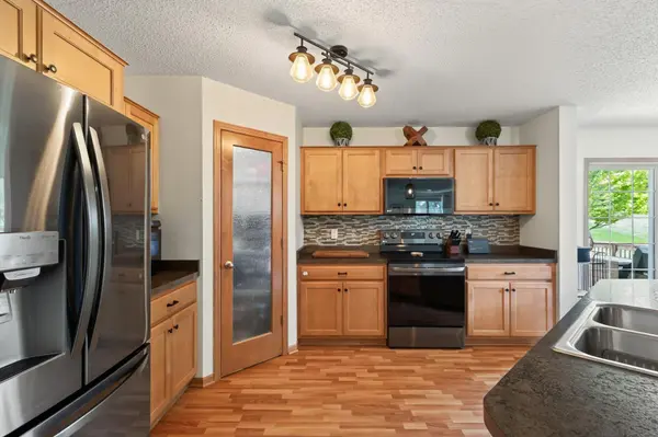 2052 Cobblestone DR, Cologne, MN 55322