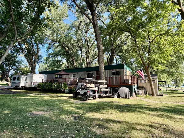 48470 Baileys Bay RD, Big Stone City, SD 57216