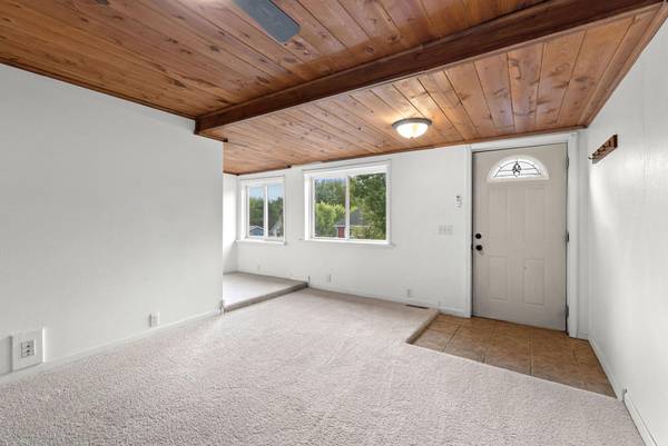 1097 Suburban AVE, Saint Paul, MN 55106