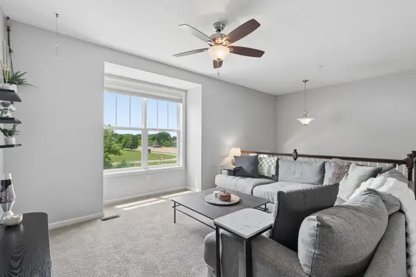 8967 SW Village LOOP, Chanhassen, MN 55317