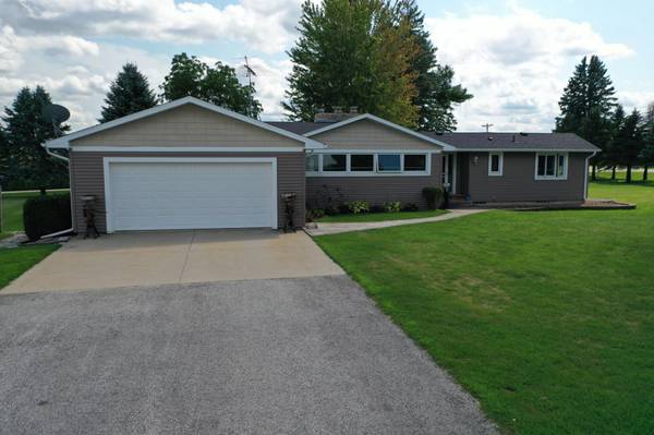4900 42 HWY NE, Eyota, MN 55934