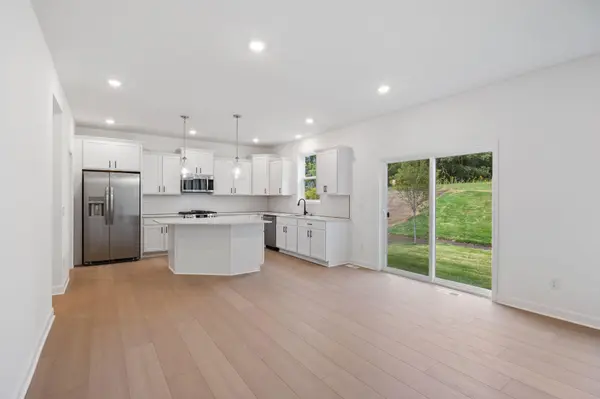 2584 Rock Elm RD, Shakopee, MN 55379