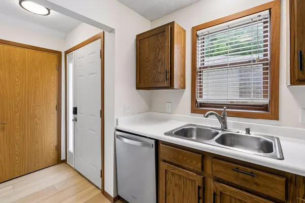 942 E Travelers TRL #58, Burnsville, MN 55337