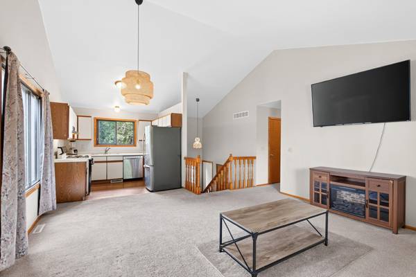 1128 Fox Run RD, Waconia, MN 55387