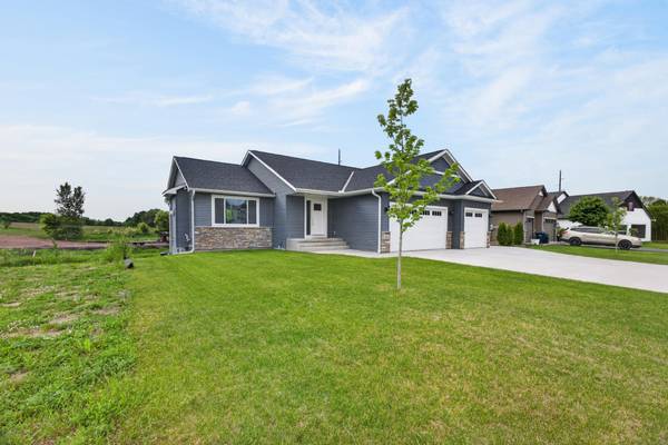 11411 Latham LN, Chisago City, MN 55013