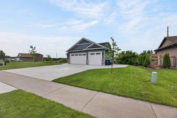 11411 Latham LN, Chisago City, MN 55013
