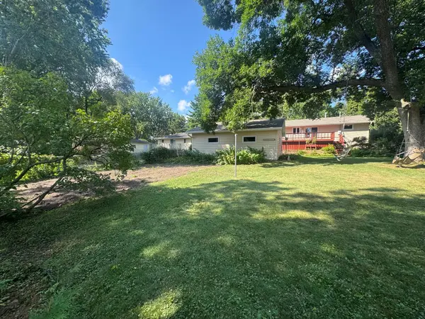 450 Ranchview LN N, Plymouth, MN 55447