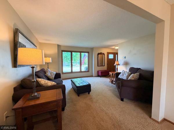 14613 Guthrie AVE S, Apple Valley, MN 55124