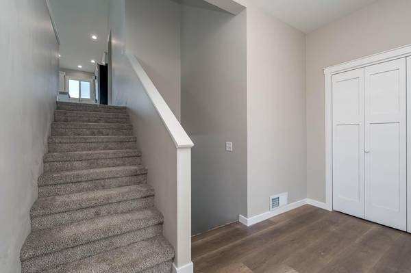 123 Erin CT, Nicollet, MN 56074