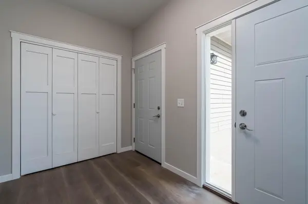 123 Erin CT, Nicollet, MN 56074