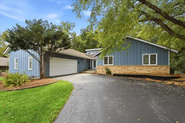 1592 Sherwood CT, Eagan, MN 55122