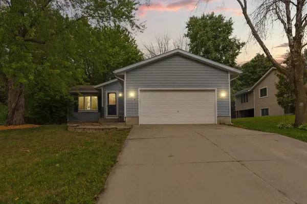 424 Littleford LN, Faribault, MN 55021
