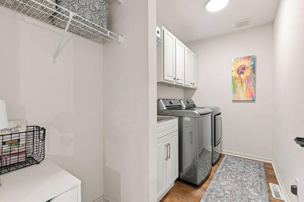 1914 Hunter Hill RD, Hudson, WI 54016