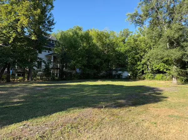 305 University DR S, Fargo, ND 58103