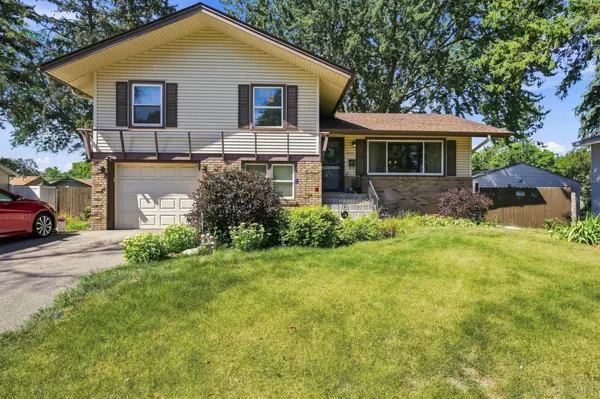 6933 Brunswick AVE N, Brooklyn Park, MN 55429