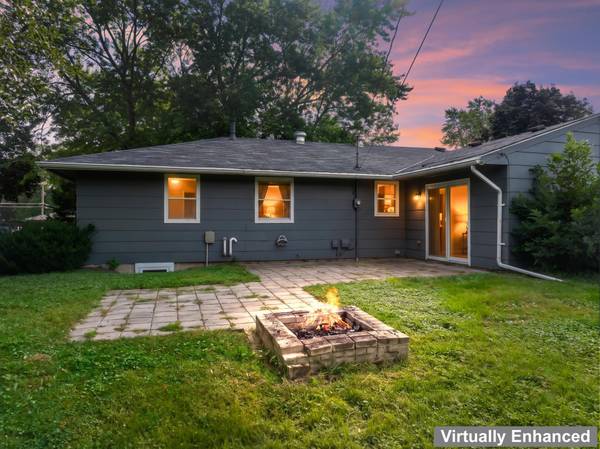 1006 Elmhill DR, Albert Lea, MN 56007