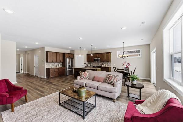 1037 E Meadowsweet DR, River Falls, WI 54022
