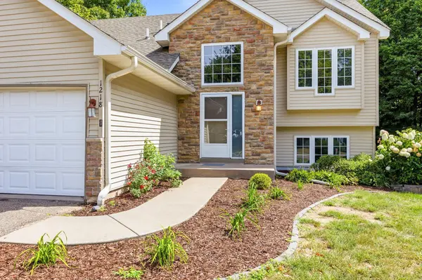 1218 Timber LN, Buffalo, MN 55313