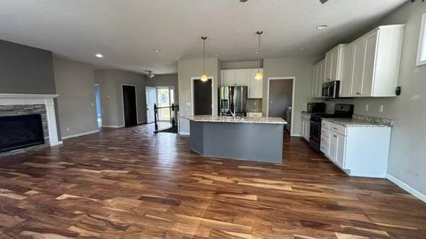 2236 Longhorn LN, Buffalo, MN 55313