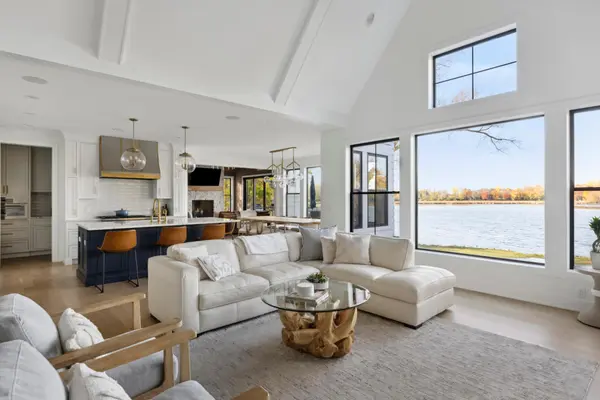2213 Oakland RD, Minnetonka, MN 55305