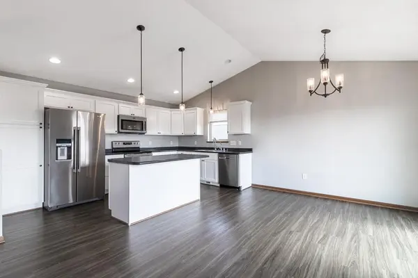 720 Mulligan ST, Mankato, MN 56001