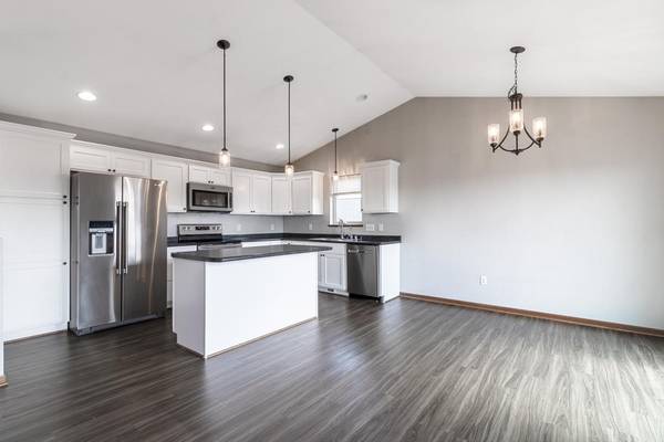 720 Mulligan ST, Mankato, MN 56001