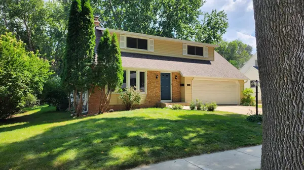 2032 13th AVE NW, Rochester, MN 55901