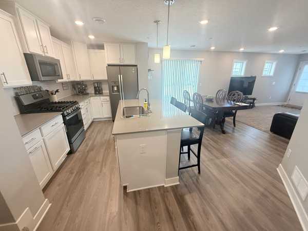 7238 Dora DR, Hugo, MN 55038