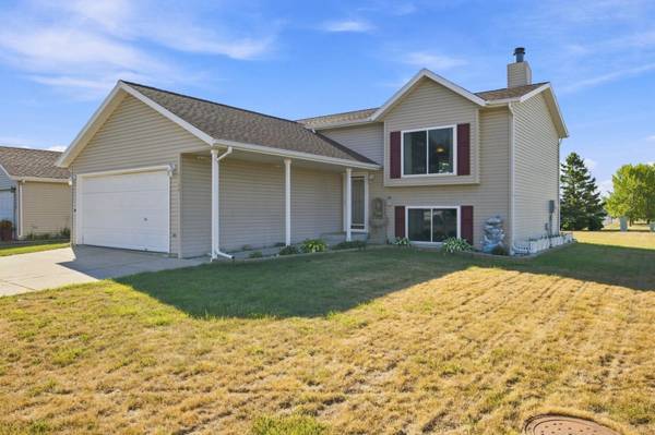 5164 10th AVE S, Fargo, ND 58103