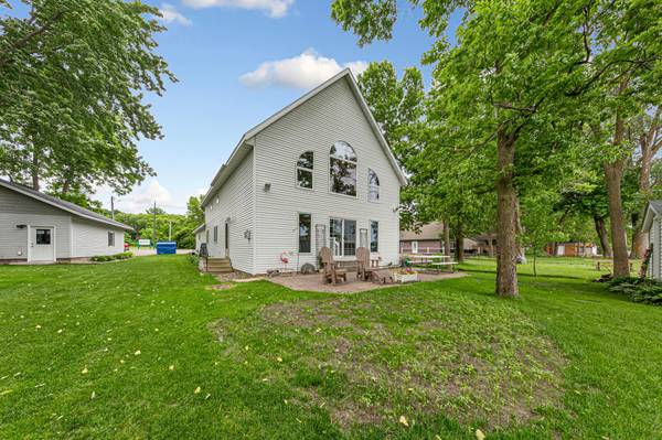 943 Reed ST N, Waterville, MN 56096