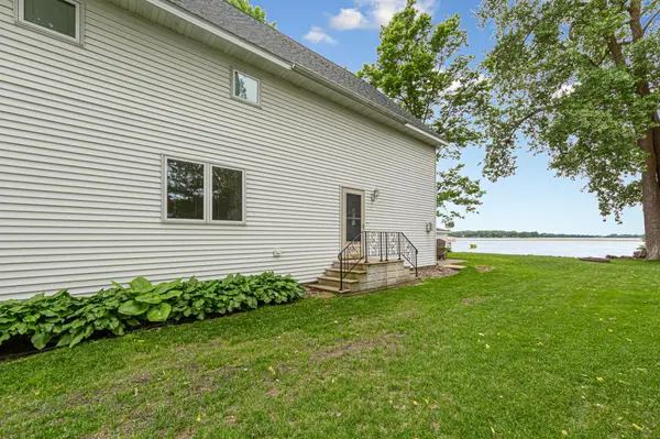 943 Reed ST N, Waterville, MN 56096
