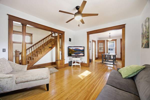 1825 Minnehaha AVE W, Saint Paul, MN 55104