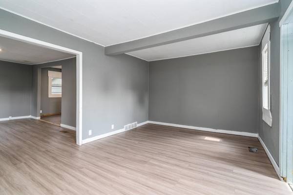 512 6th ST W, Crookston, MN 56716