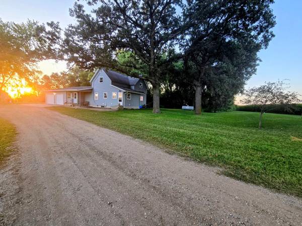 48635 600th AVE, Fairfax, MN 55332