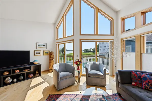 489 Mariner DR, Bayport, MN 55003
