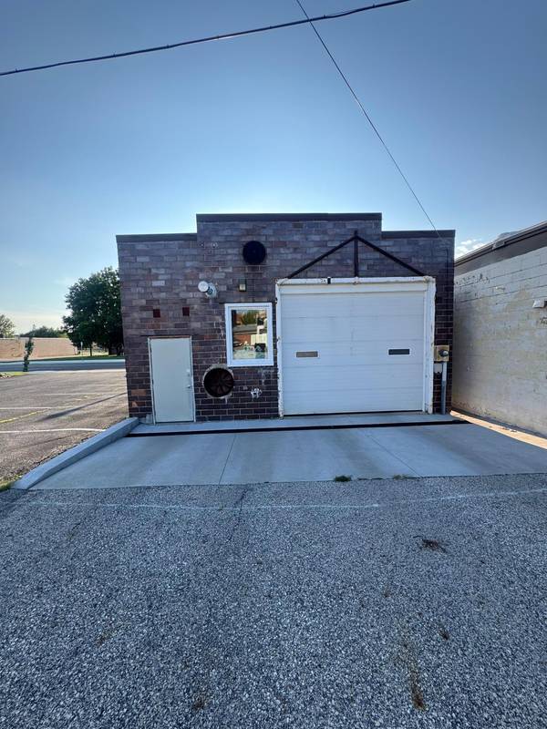 212 2nd ST NW, Waseca, MN 56093