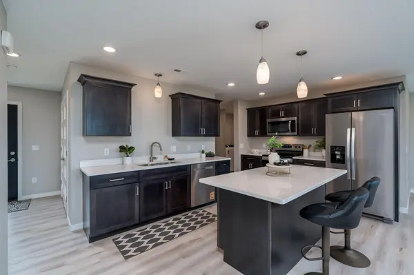 3121 Scotch LN, Mankato, MN 56001
