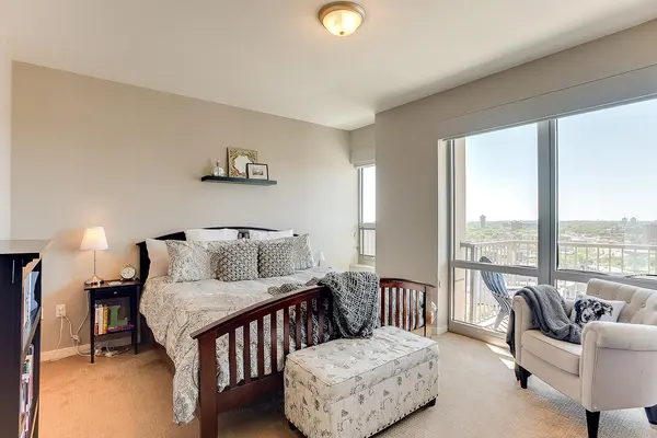 929 Portland AVE #1807, Minneapolis, MN 55404