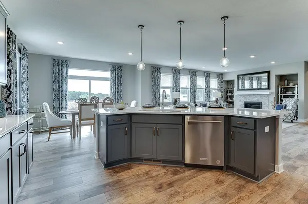 1639 Oak Creek PASS, Chaska, MN 55318