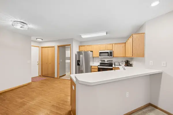 817 Greensview CT NW, Hutchinson, MN 55350