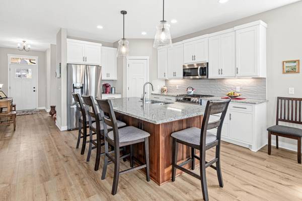 29264 Kenwood WAY, Chisago City, MN 55013